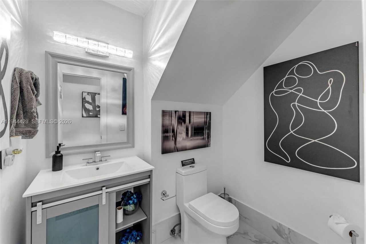 942 NW 133rd Ct, Miami, FL 33182 Photo