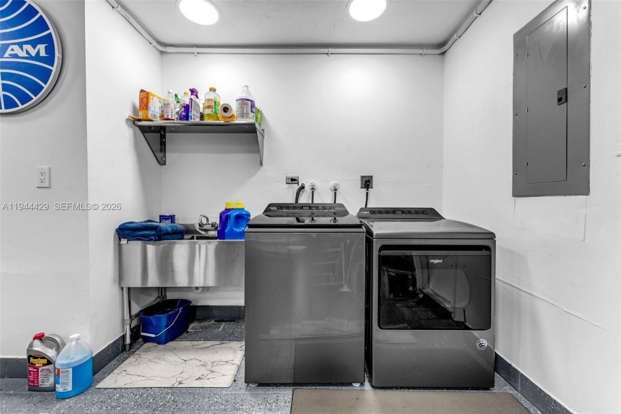 942 NW 133rd Ct, Miami, FL 33182 Photo