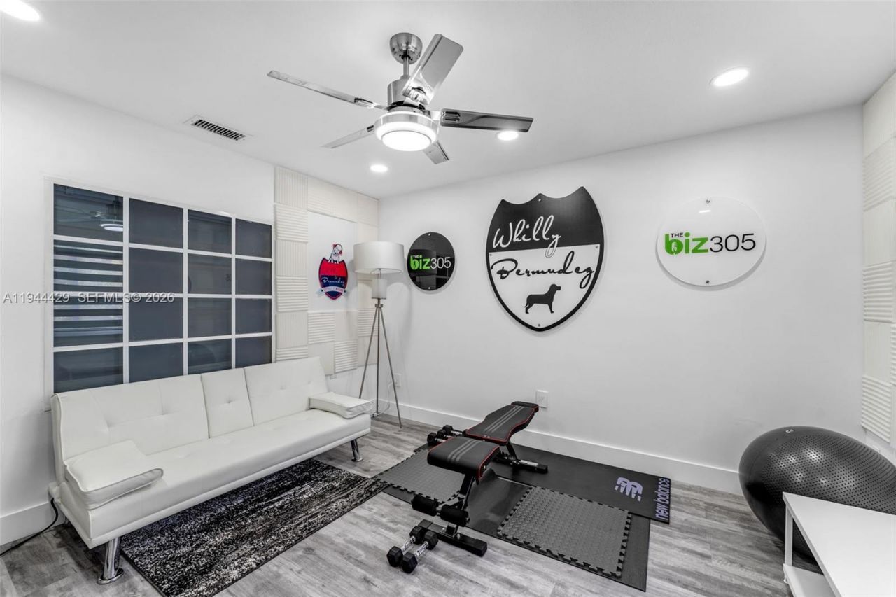 942 NW 133rd Ct, Miami, FL 33182 Photo