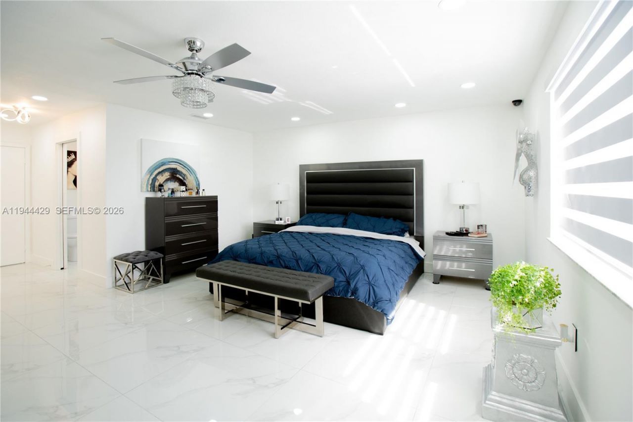 942 NW 133rd Ct, Miami, FL 33182 Photo