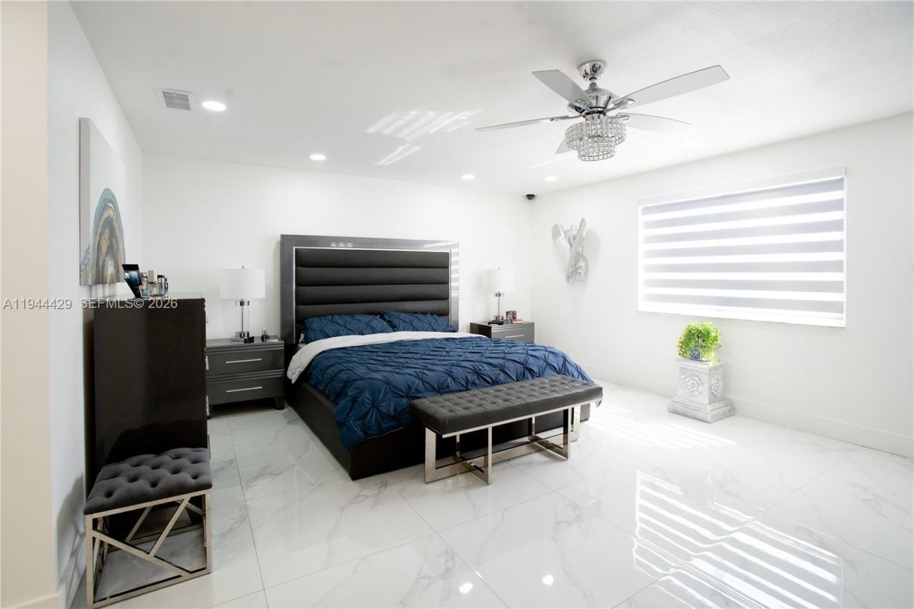 942 NW 133rd Ct, Miami, FL 33182 Photo