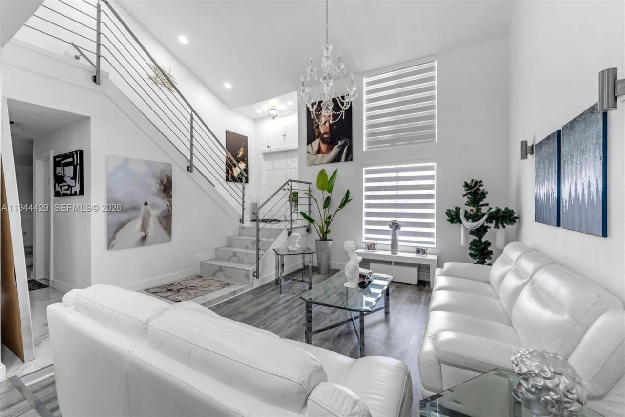 942 NW 133rd Ct, Miami, FL 33182 Photo