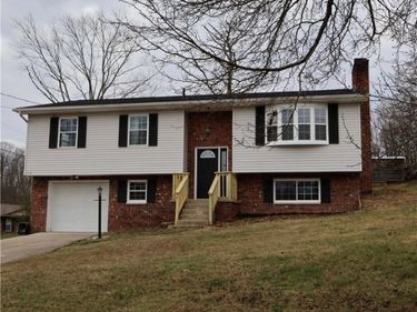 256 Pine Circle, Dunbar, WV 25064