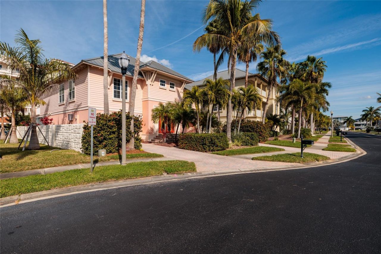 102 Wimbledon Court, Redington Shores, FL 33708 Photo