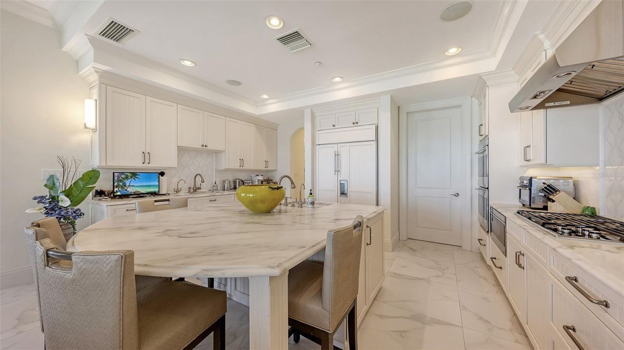 4995 Gulf Of Mexico Drive, Unit 500, Longboat Key, FL 34228 Photo