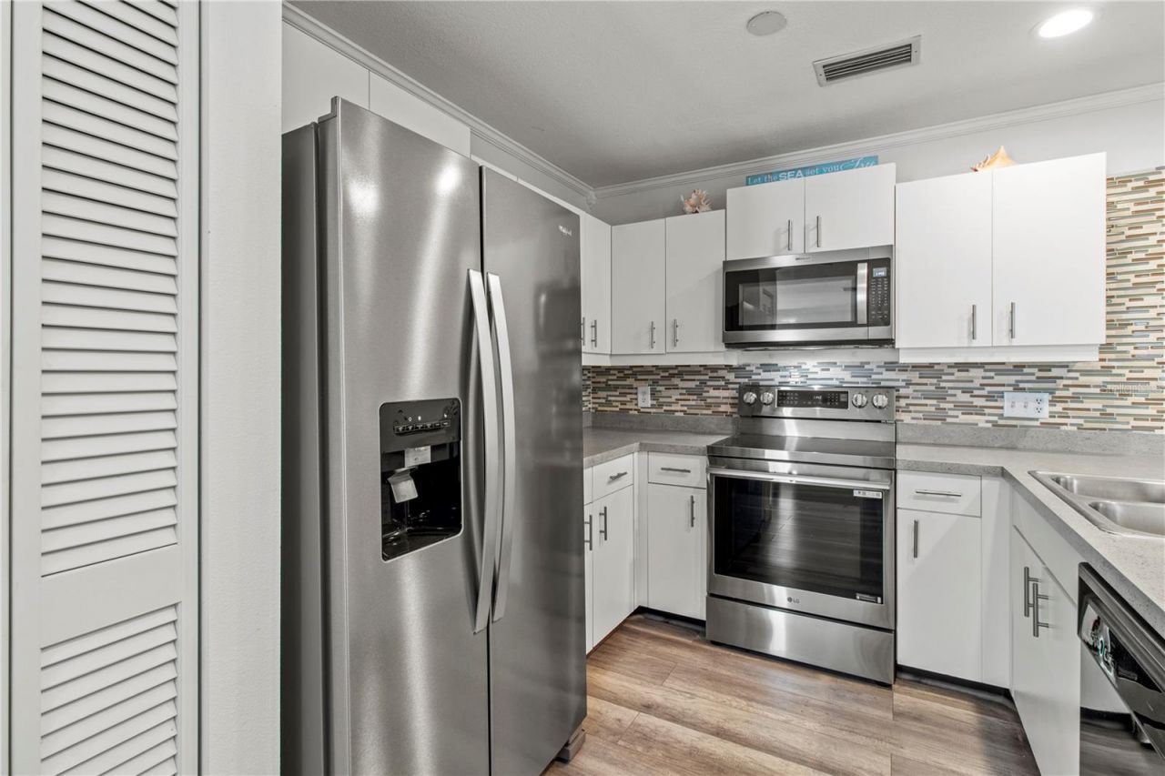 6250 Holmes Boulevard, Unit 37, Holmes Beach, FL 34217 Photo