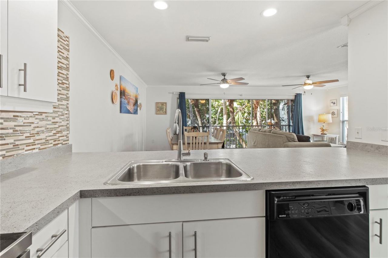 6250 Holmes Boulevard, Unit 37, Holmes Beach, FL 34217 Photo