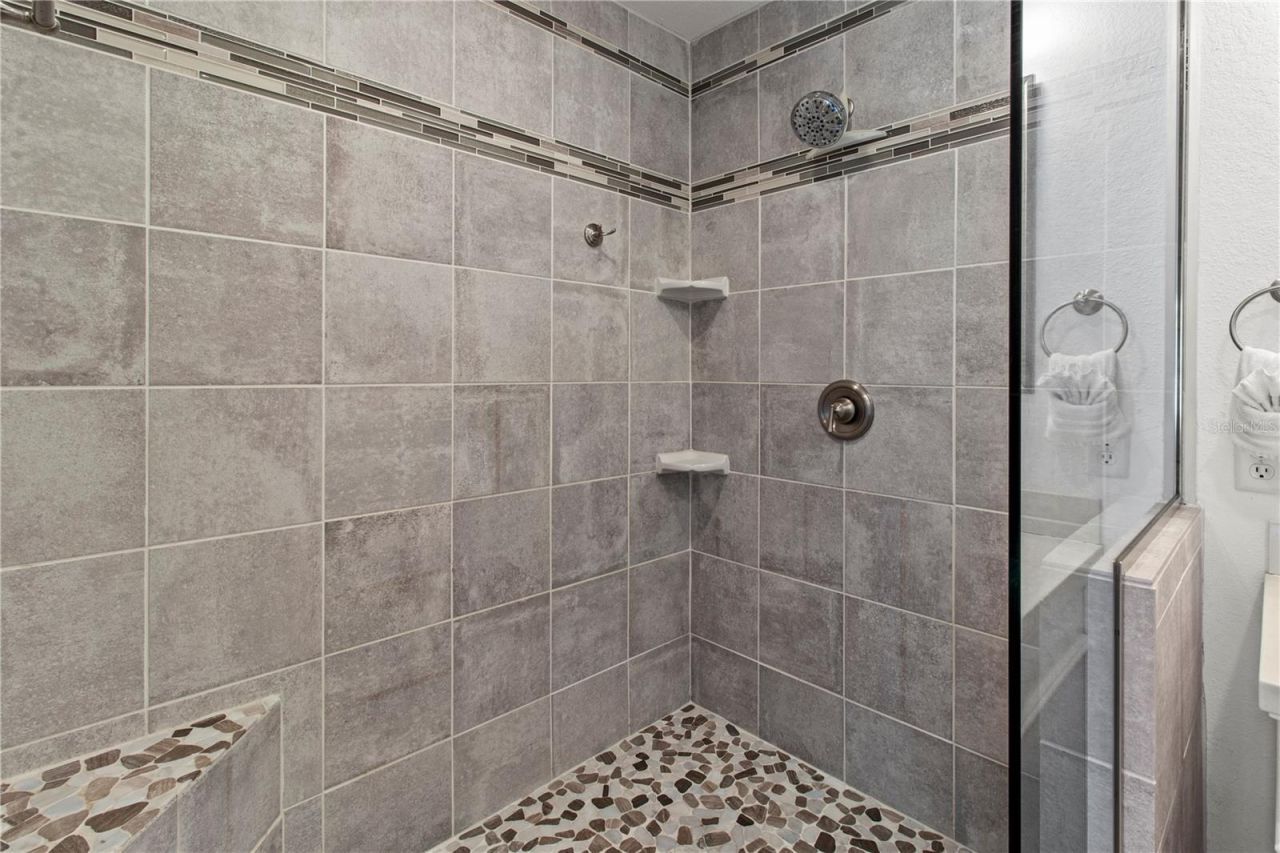 6250 Holmes Boulevard, Unit 37, Holmes Beach, FL 34217 Photo