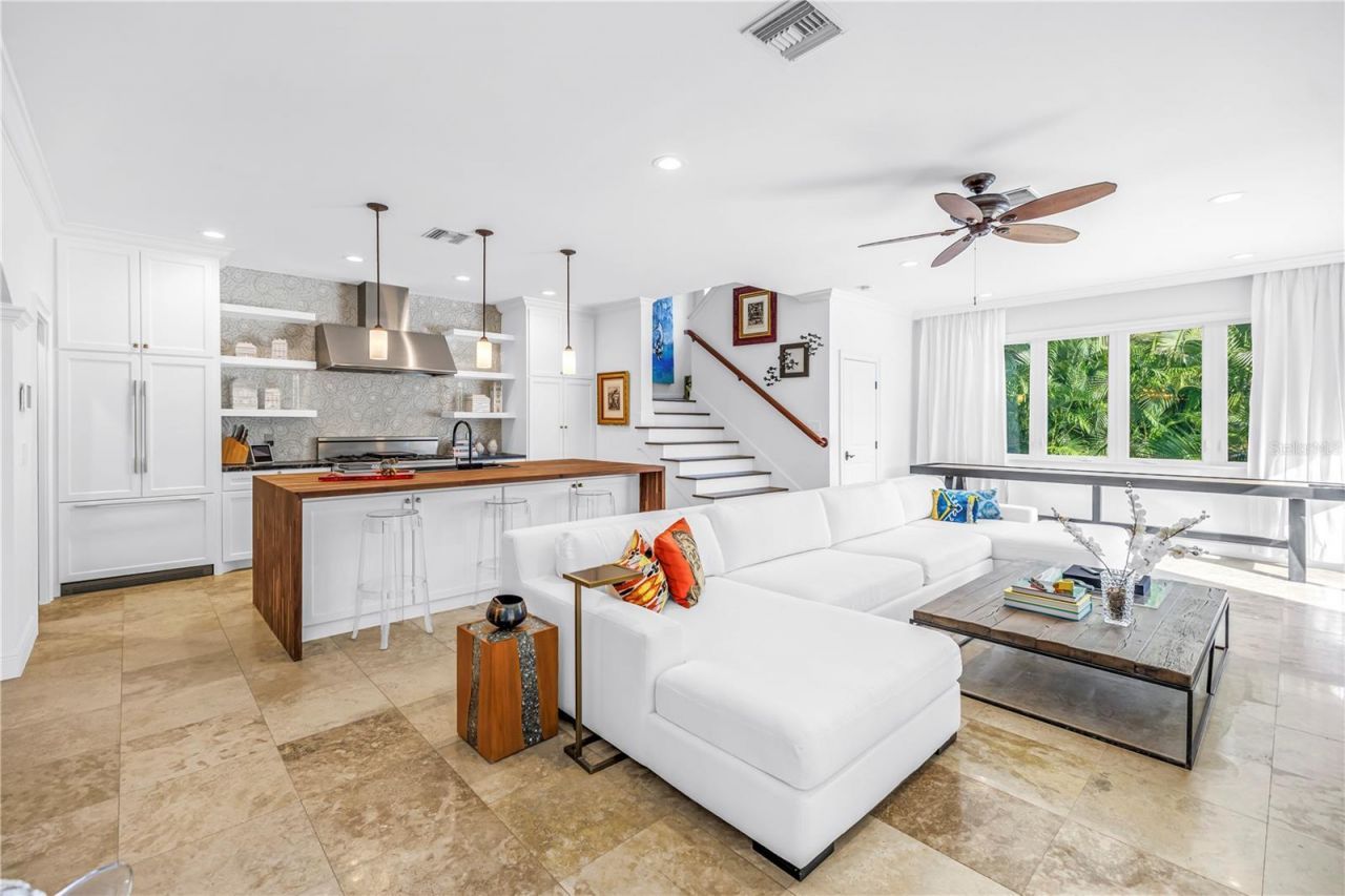 145 Bay Point Drive Ne, Saint Petersburg, FL 33704 Photo