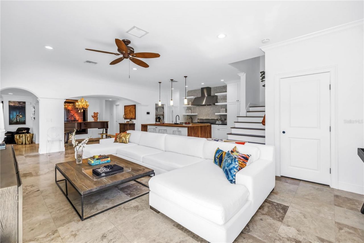 145 Bay Point Drive Ne, Saint Petersburg, FL 33704 Photo