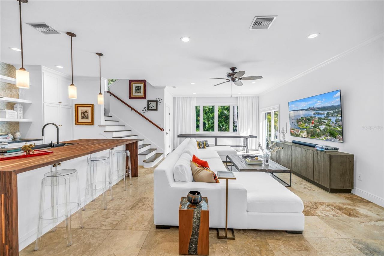 145 Bay Point Drive Ne, Saint Petersburg, FL 33704 Photo