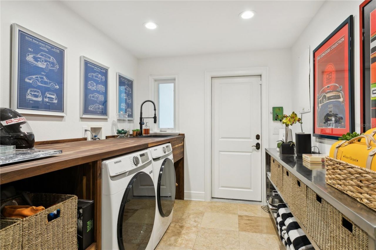 145 Bay Point Drive Ne, Saint Petersburg, FL 33704 Photo