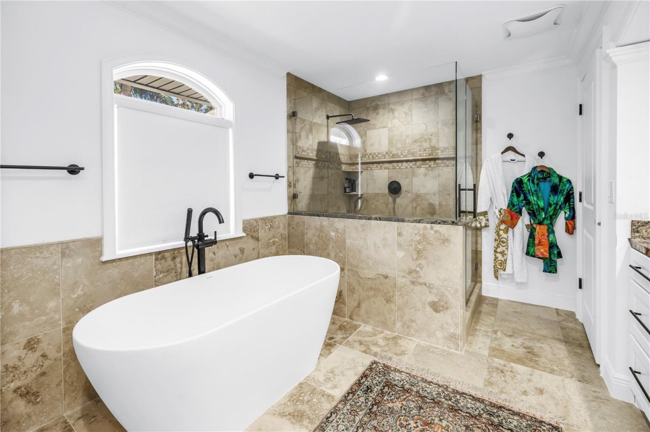 145 Bay Point Drive Ne, Saint Petersburg, FL 33704 Photo