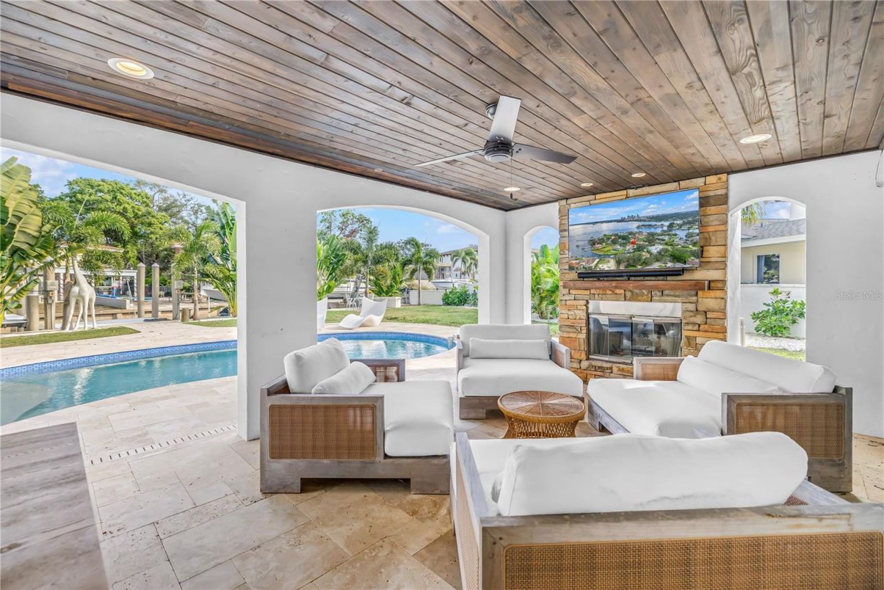 145 Bay Point Drive Ne, Saint Petersburg, FL 33704 Photo