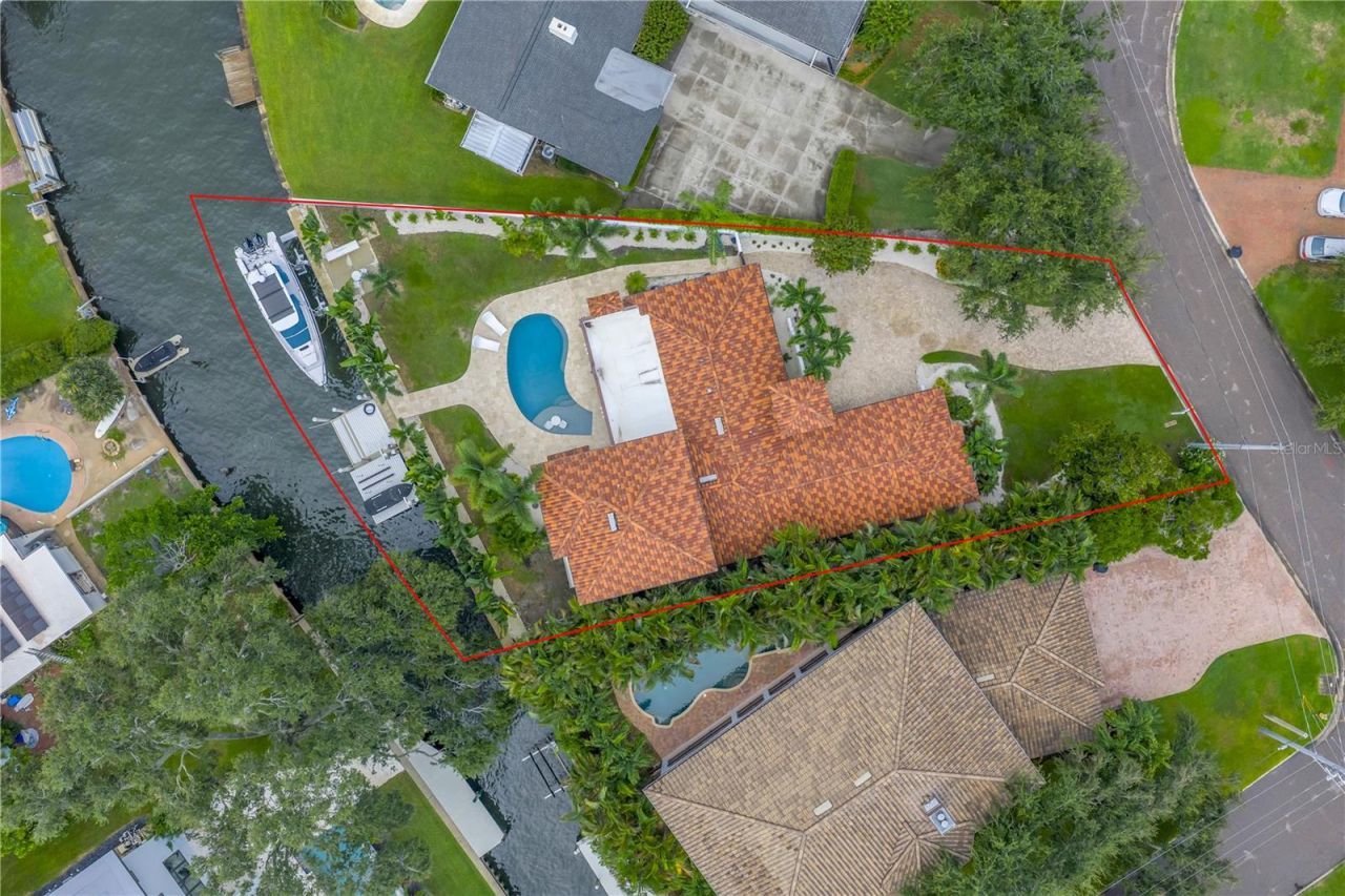 145 Bay Point Drive Ne, Saint Petersburg, FL 33704 Photo