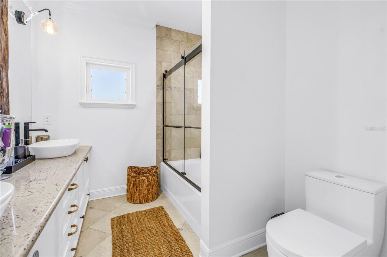 145 Bay Point Drive Ne, Saint Petersburg, FL 33704 Photo