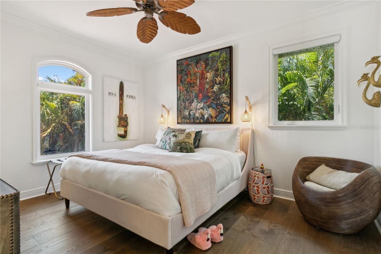 145 Bay Point Drive Ne, Saint Petersburg, FL 33704 Photo