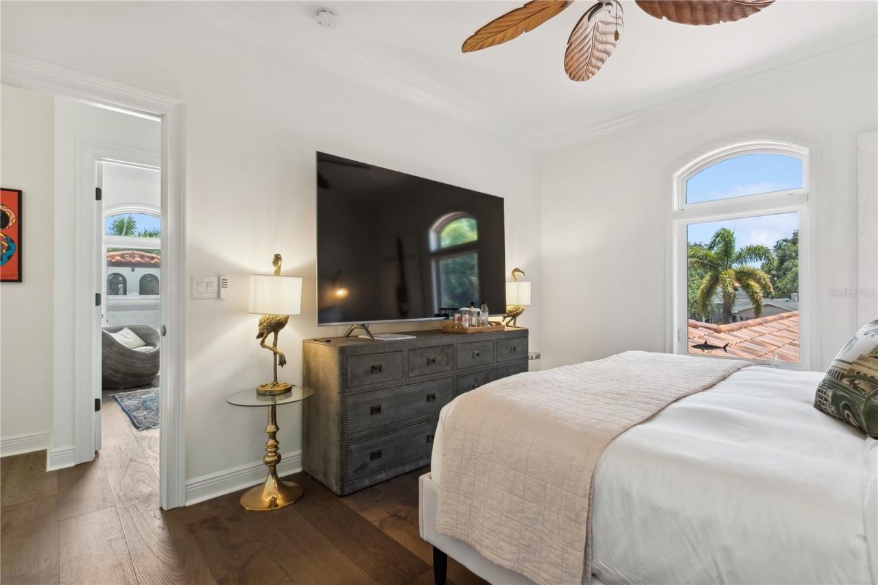 145 Bay Point Drive Ne, Saint Petersburg, FL 33704 Photo