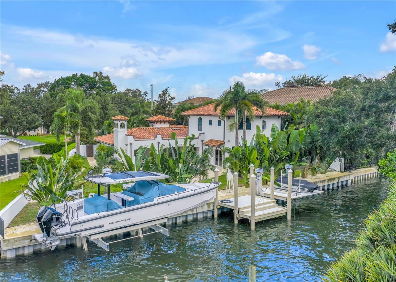 145 Bay Point Drive Ne, Saint Petersburg, FL 33704 Photo