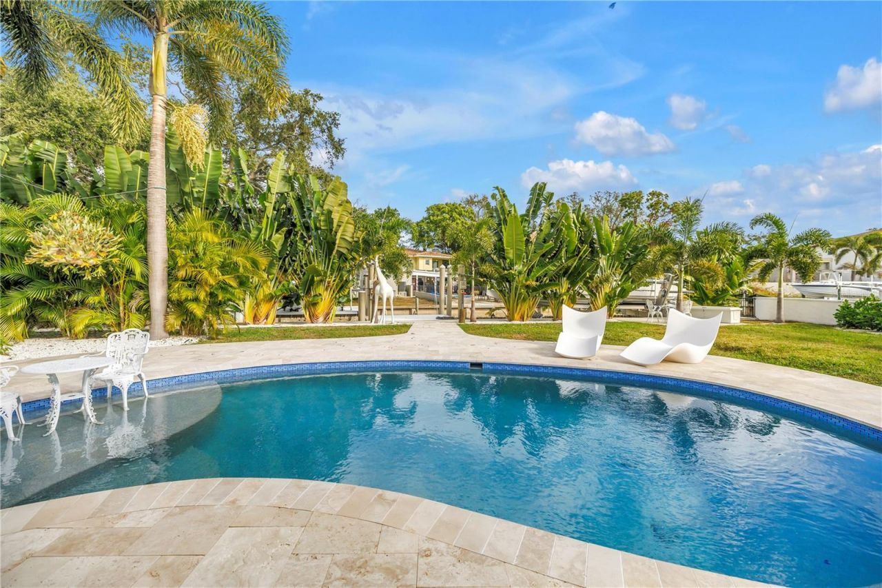 145 Bay Point Drive Ne, Saint Petersburg, FL 33704 Photo