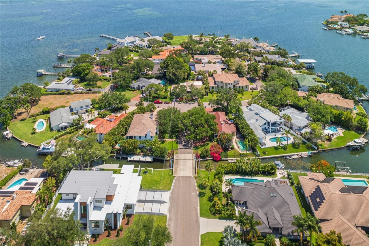 145 Bay Point Drive Ne, Saint Petersburg, FL 33704 Photo