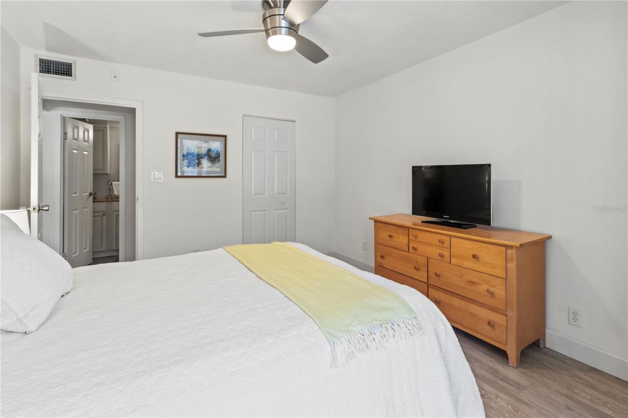 1055 W Peppertree Drive, Unit 102AA, Sarasota, FL 34242 Photo