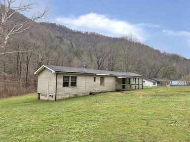 15872 KY-38, Evarts, KY 40828