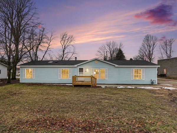 625 E Main Street, Fennville, MI 49408