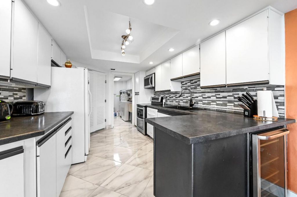 1900 Consulate Place, Unit 604, West Palm Beach, FL 33401 Photo