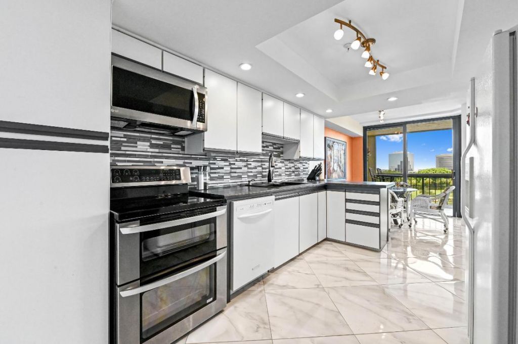 1900 Consulate Place, Unit 604, West Palm Beach, FL 33401 Photo