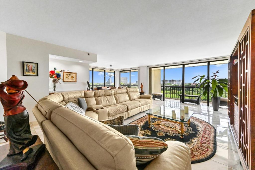 1900 Consulate Place, Unit 604, West Palm Beach, FL 33401 Photo