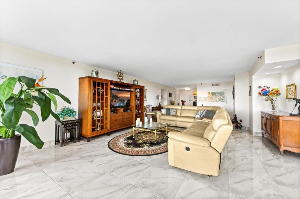 1900 Consulate Place, Unit 604, West Palm Beach, FL 33401 Photo