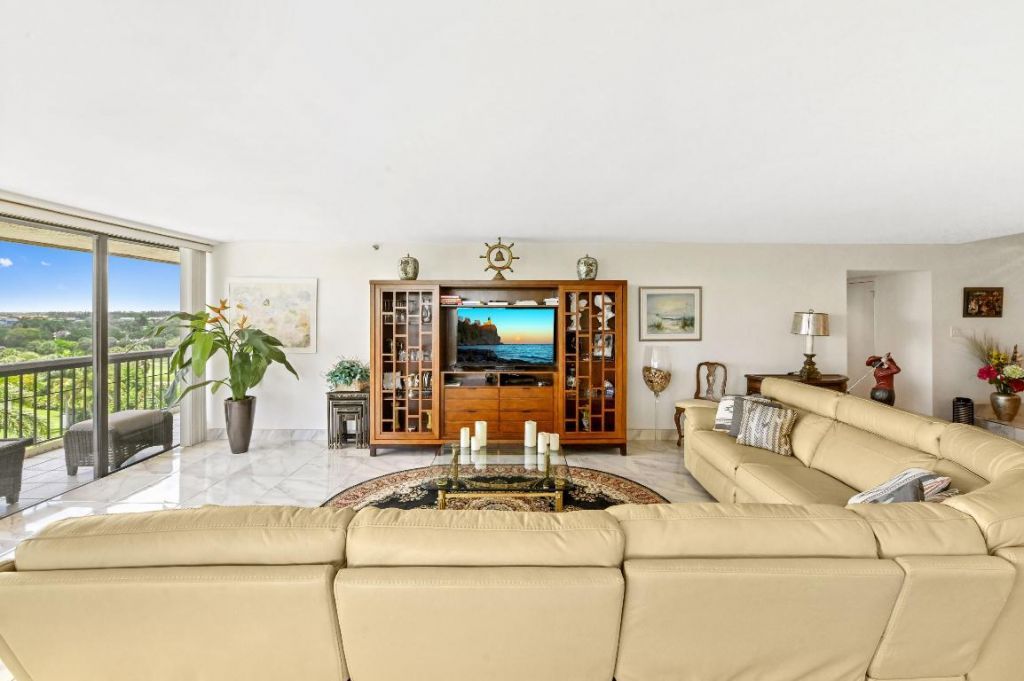 1900 Consulate Place, Unit 604, West Palm Beach, FL 33401 Photo