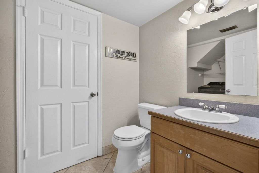 102 Weybridge Circle, Unit B, Royal Palm Beach, FL 33411 Photo