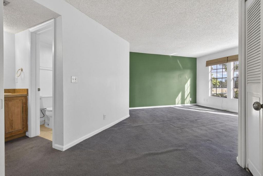 102 Weybridge Circle, Unit B, Royal Palm Beach, FL 33411 Photo