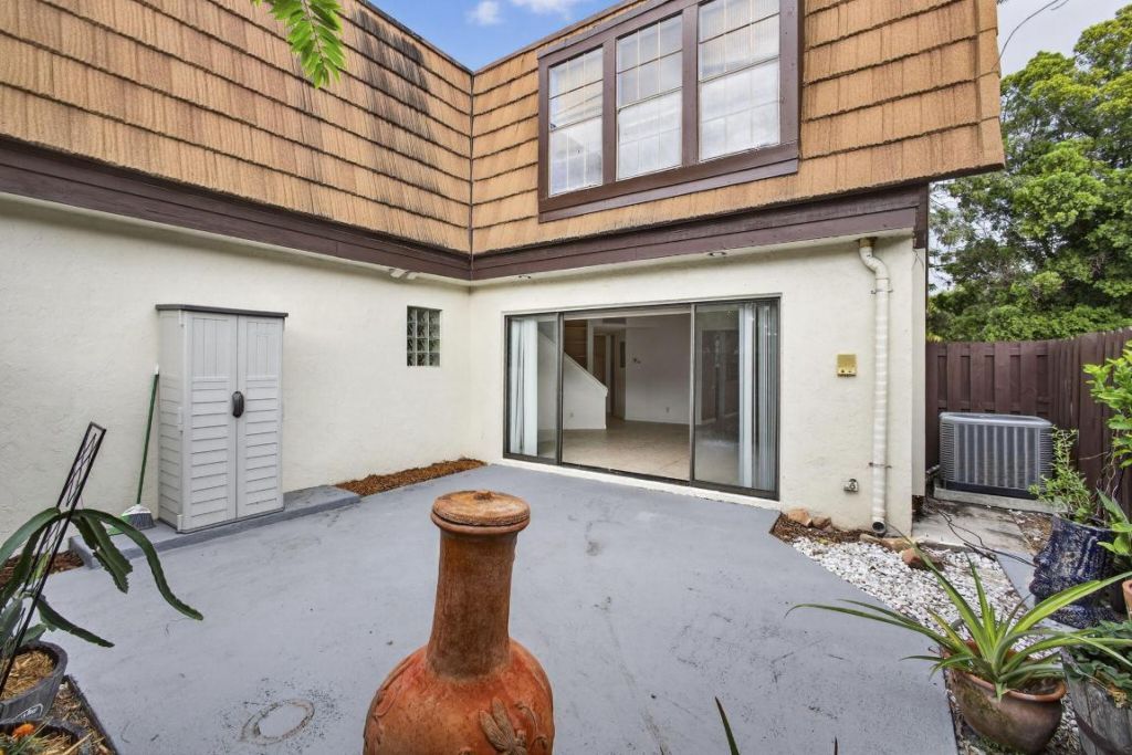 102 Weybridge Circle, Unit B, Royal Palm Beach, FL 33411 Photo