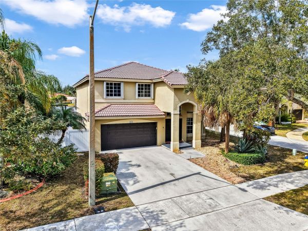 414 SW 205th Ave, Pembroke Pines, FL 33029