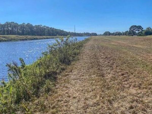 564 SE 40th Avenue, Okeechobee, FL 34974