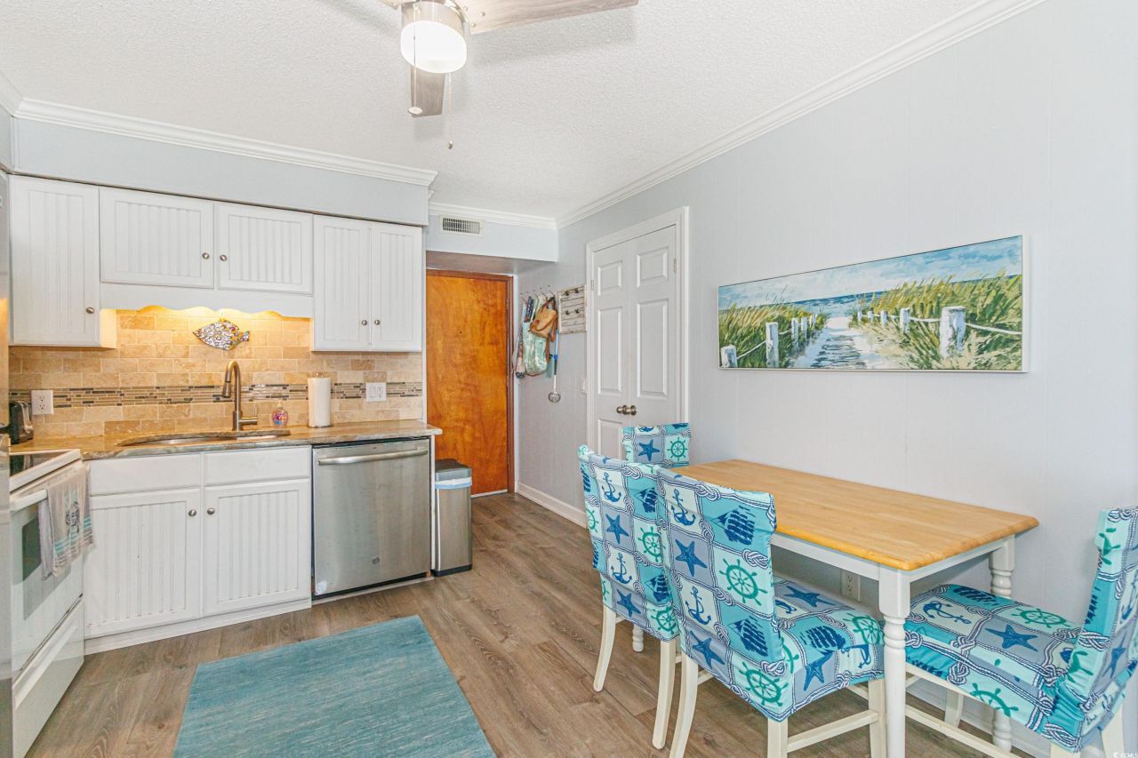 9560 Shore Dr. Photo 15