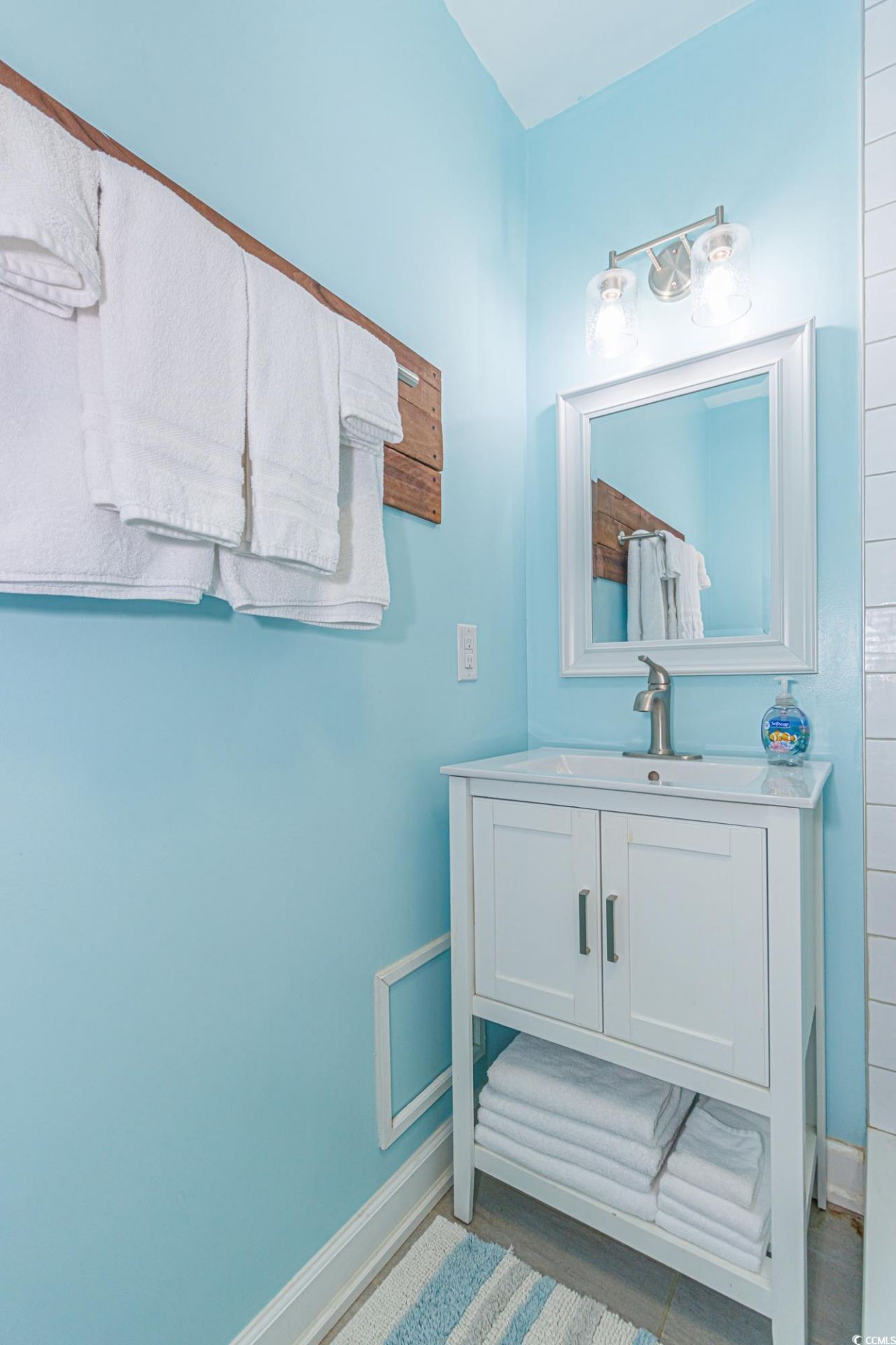 9560 Shore Dr. Photo 25