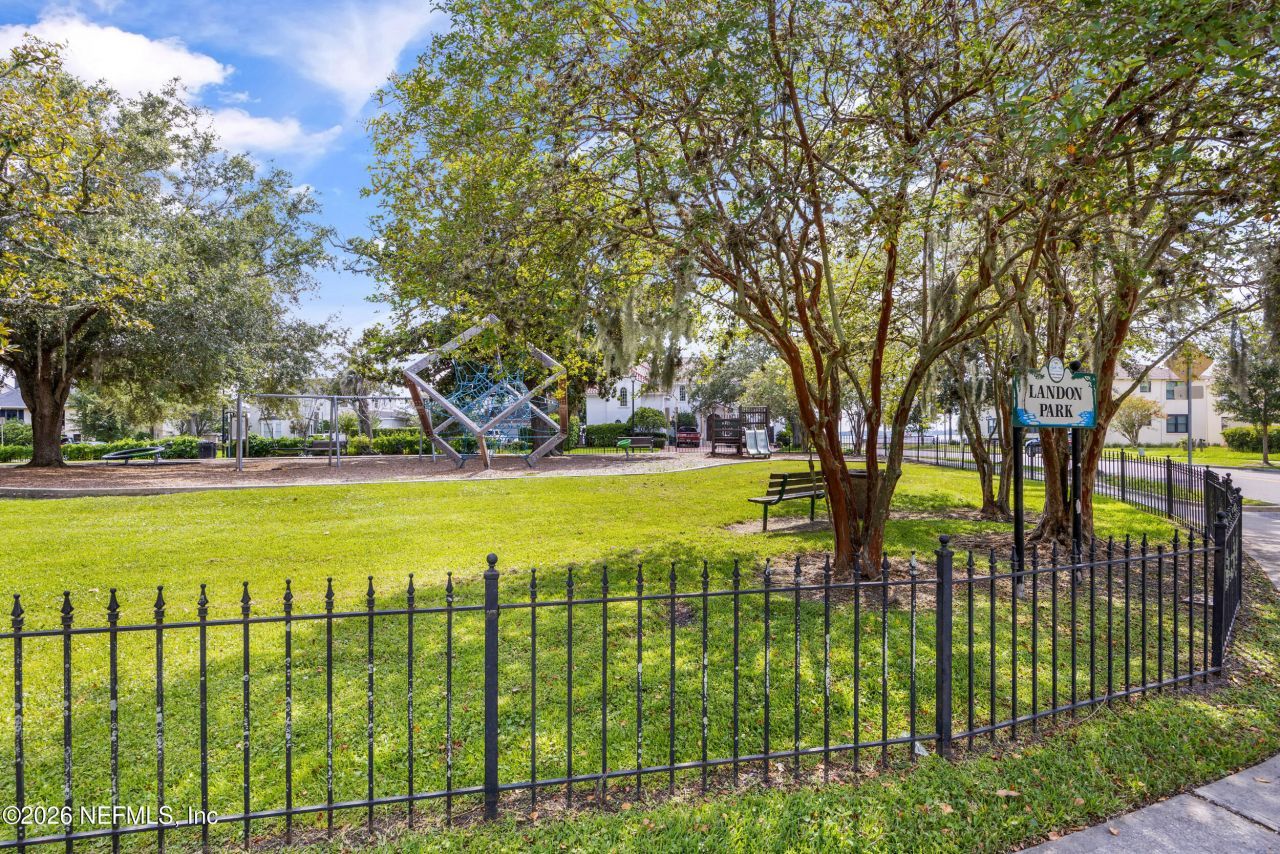 959 Maple Lane, Jacksonville, FL 32207 Photo