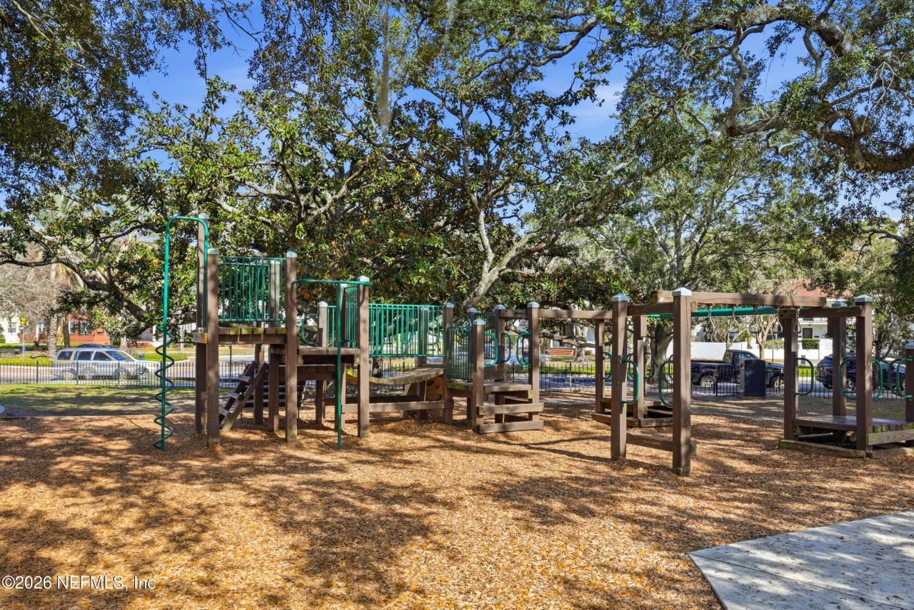 959 Maple Lane, Jacksonville, FL 32207 Photo