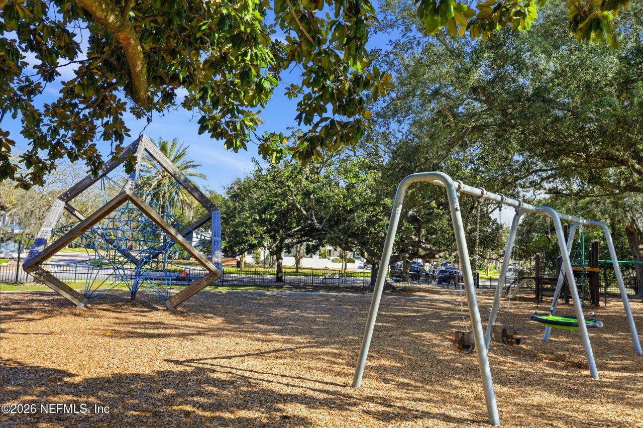 959 Maple Lane, Jacksonville, FL 32207 Photo