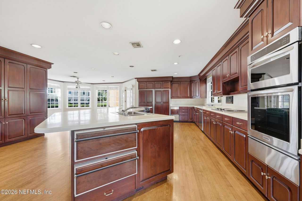 959 Maple Lane, Jacksonville, FL 32207 Photo