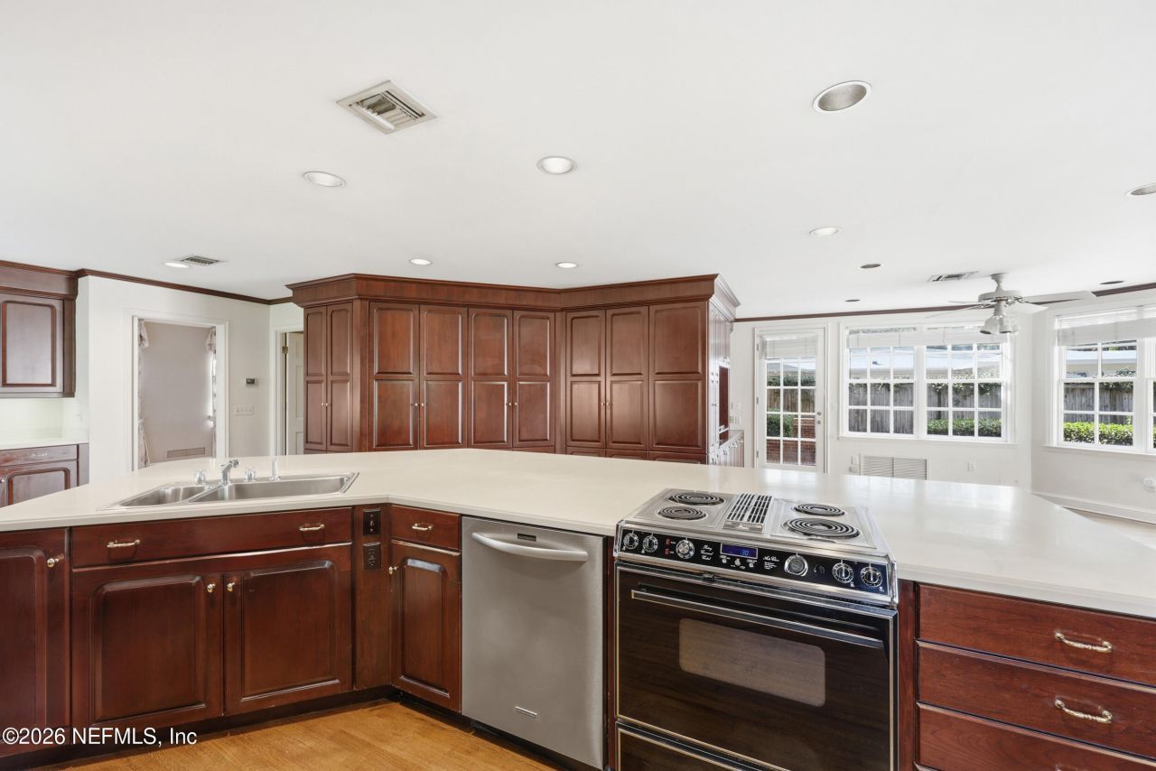 959 Maple Lane, Jacksonville, FL 32207 Photo