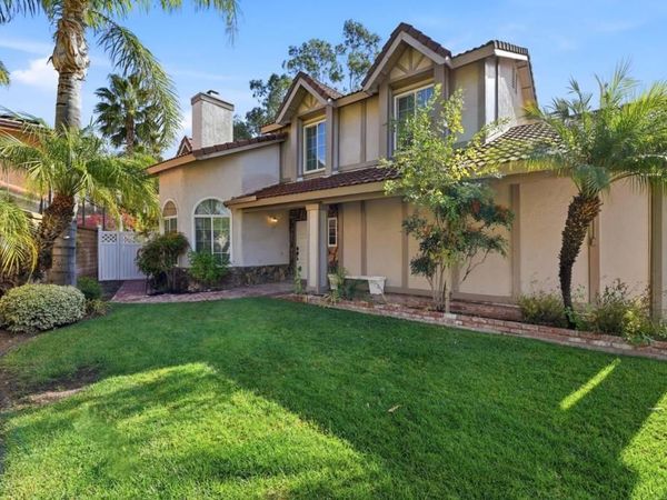 29016 Lillyglen Drive, Santa Clarita, CA 91387