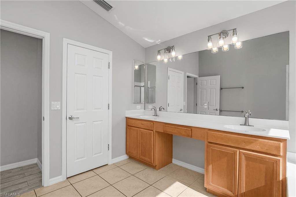 2022 Fairmont Ln, Naples, FL 34120 Photo