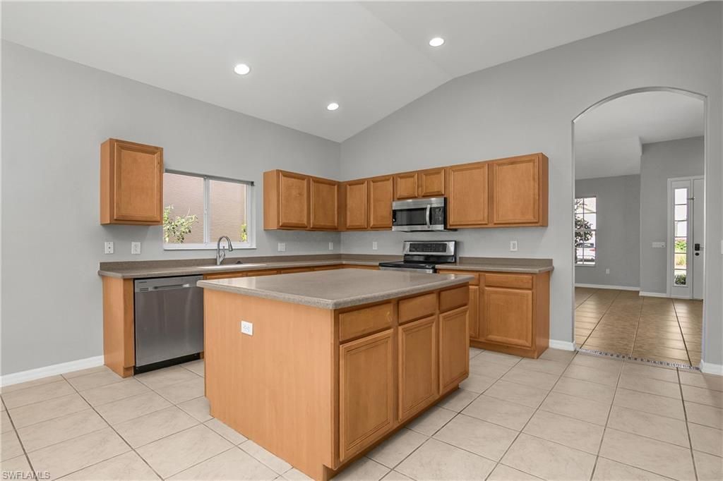 2022 Fairmont Ln, Naples, FL 34120 Photo