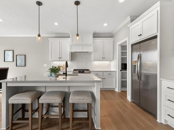 24985 W 94th Place, Lenexa, KS 66227