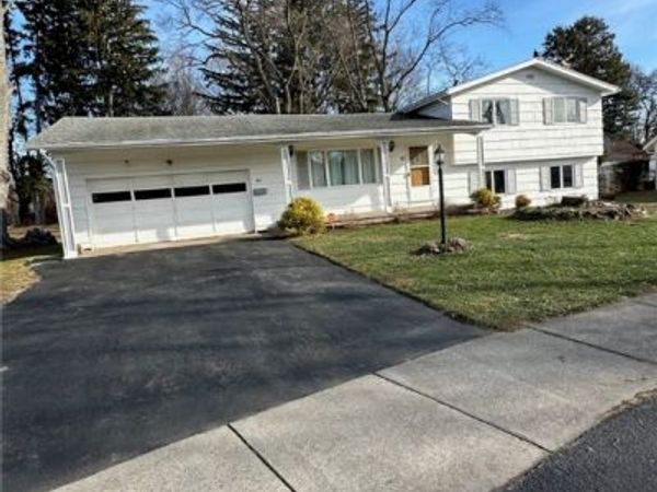 40 Flagstaff Drive, Rochester, NY 14622